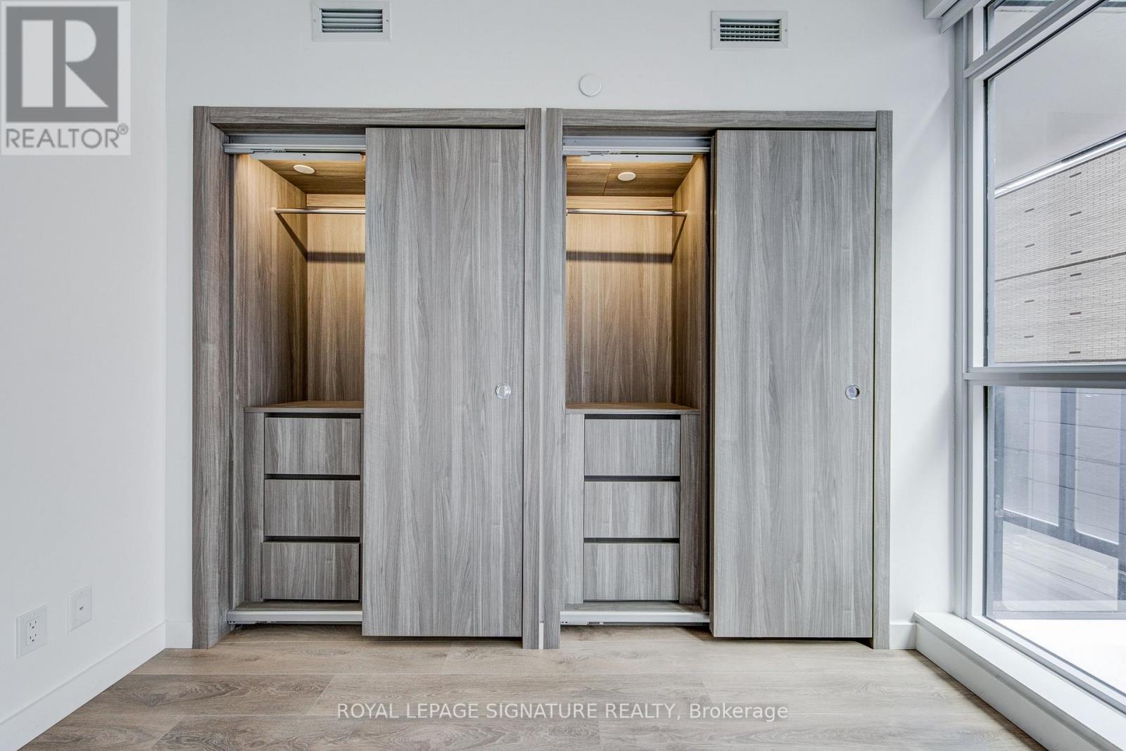 706 - 38 Widmer Street, Toronto (waterfront Communities), Ontario