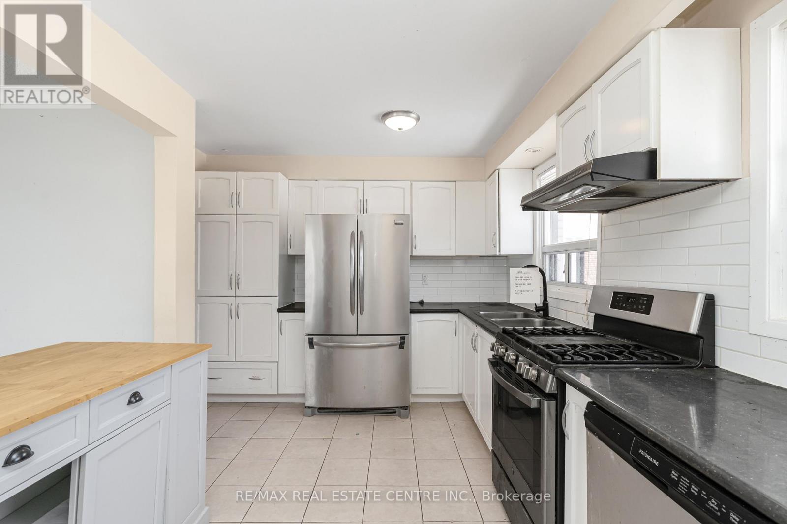 1 Stanwood Crescent, Toronto (humbermede), Ontario
