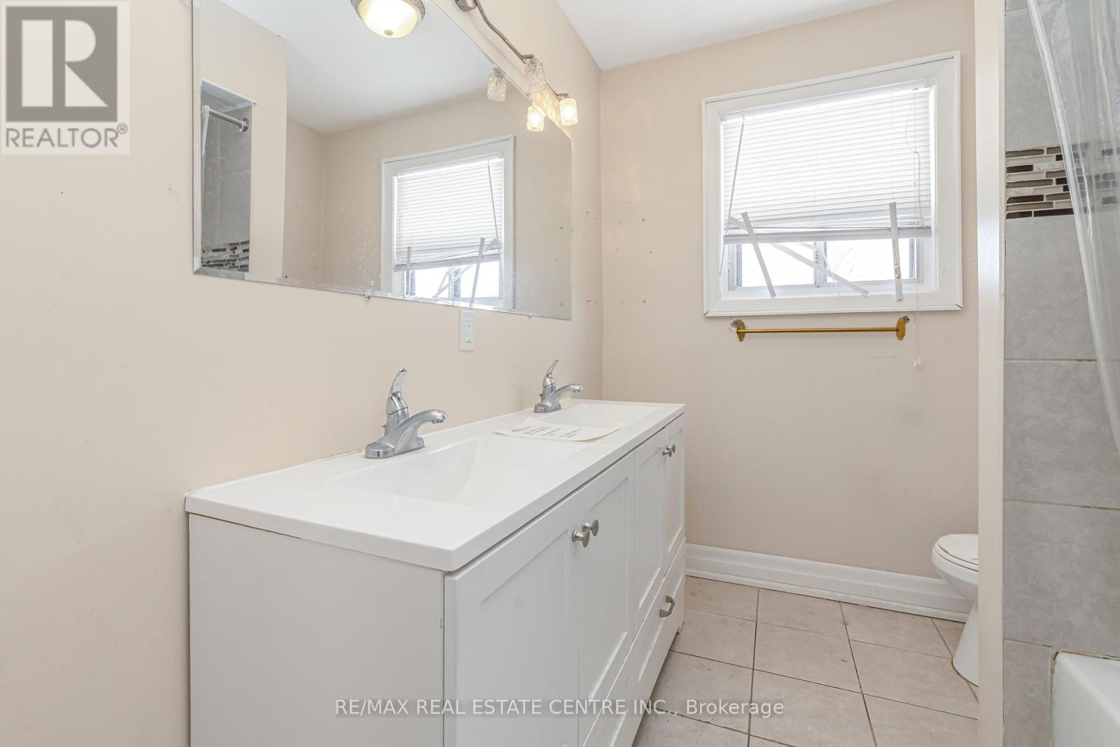 1 Stanwood Crescent, Toronto (humbermede), Ontario