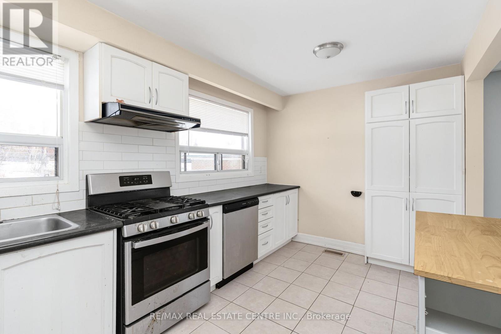 1 Stanwood Crescent, Toronto (humbermede), Ontario