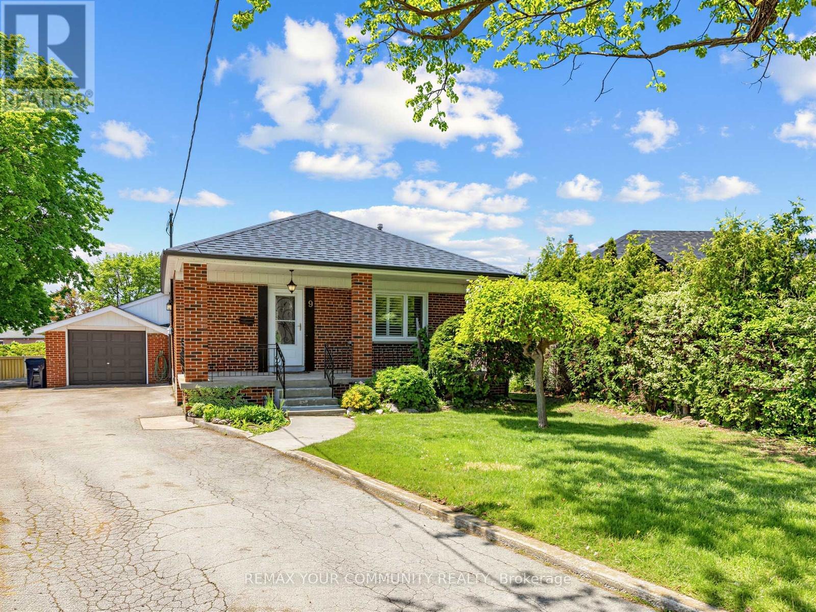 9 Letchworth Crescent, Toronto (downsview-roding-cfb), Ontario