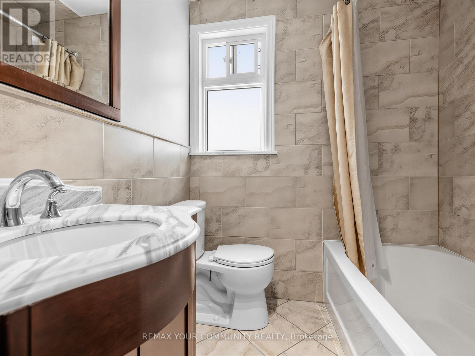 9 Letchworth Crescent, Toronto (downsview-roding-cfb), Ontario