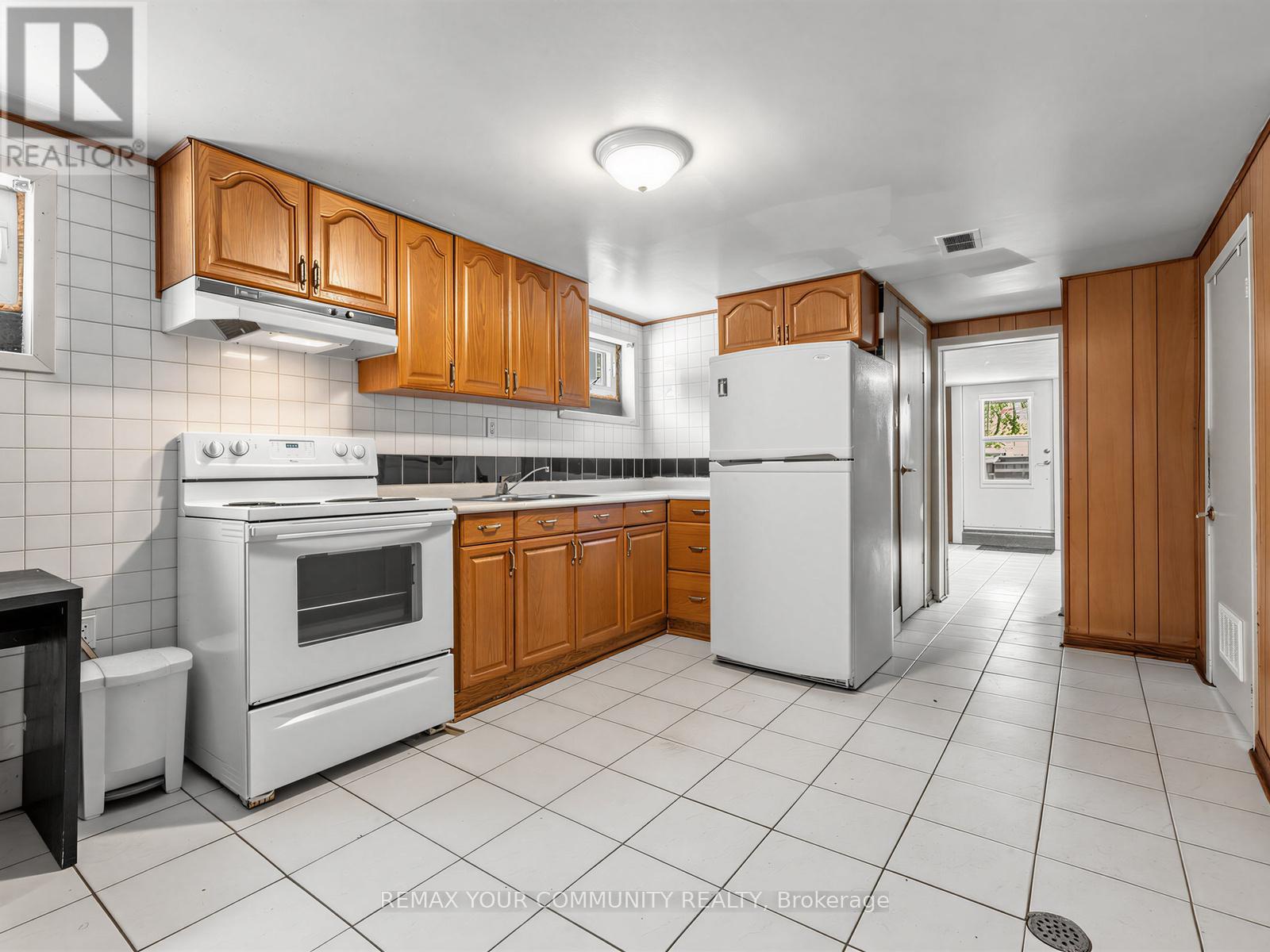 9 Letchworth Crescent, Toronto (downsview-roding-cfb), Ontario