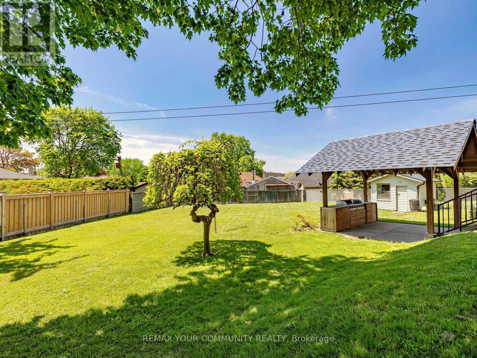 9 Letchworth Crescent, Toronto (downsview-roding-cfb), Ontario