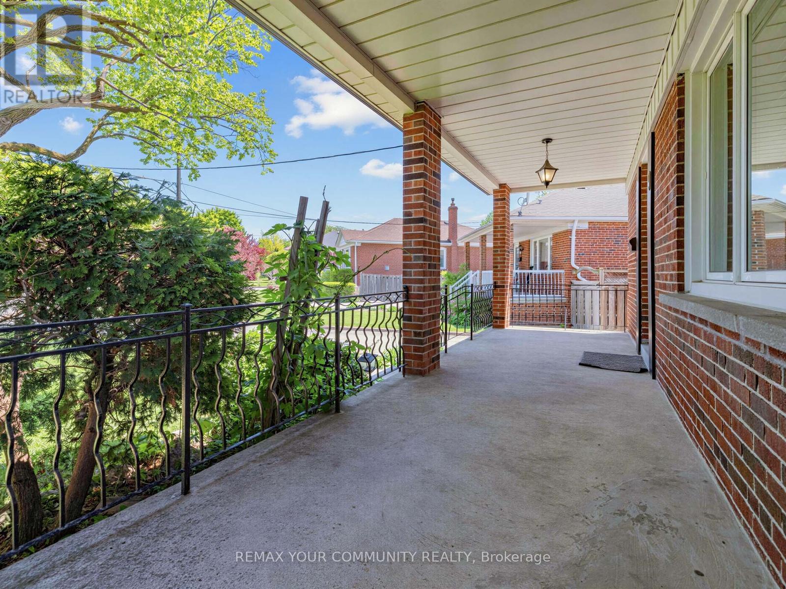 9 Letchworth Crescent, Toronto (downsview-roding-cfb), Ontario