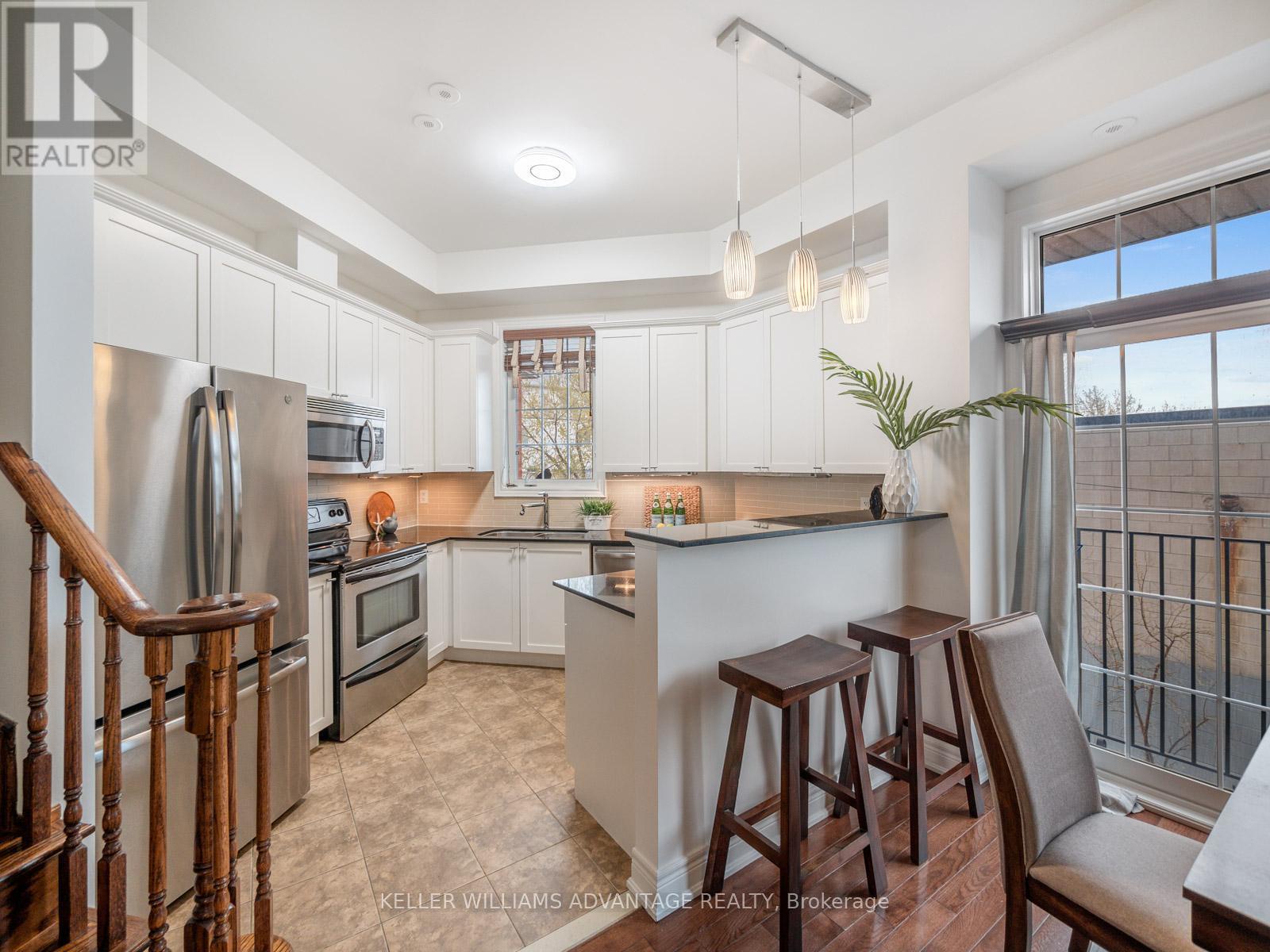 34 Fairhead Mews, Toronto (east End-danforth), Ontario