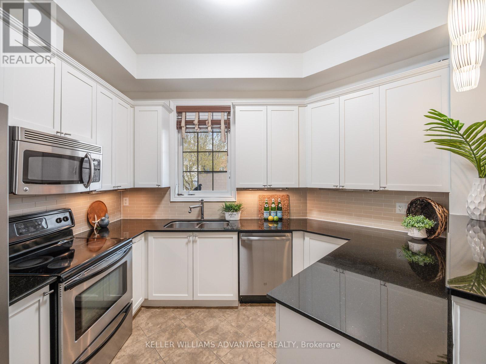 34 Fairhead Mews, Toronto (east End-danforth), Ontario