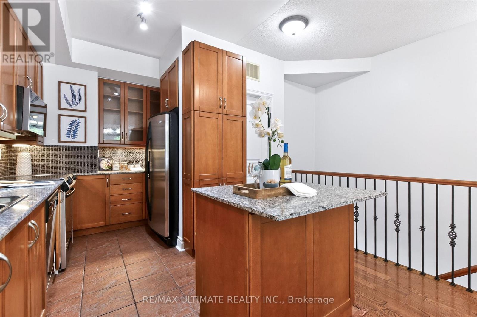4 - 70 Byng Avenue, Toronto (willowdale East), Ontario