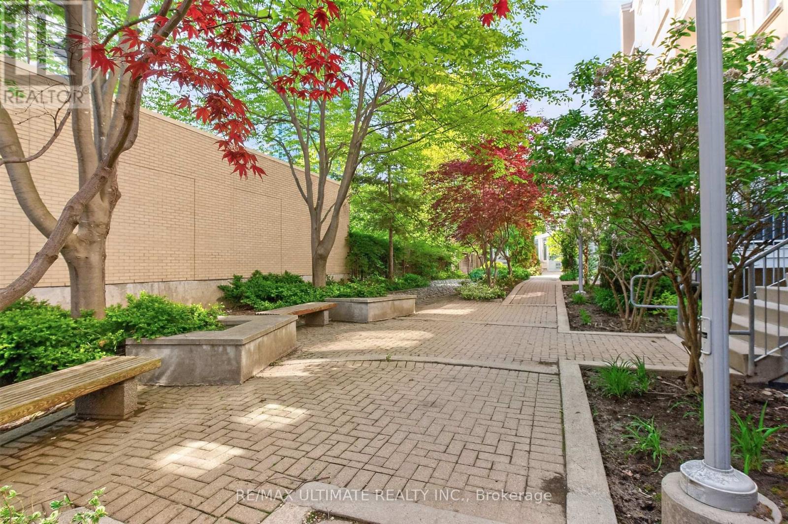 4 - 70 Byng Avenue, Toronto (willowdale East), Ontario
