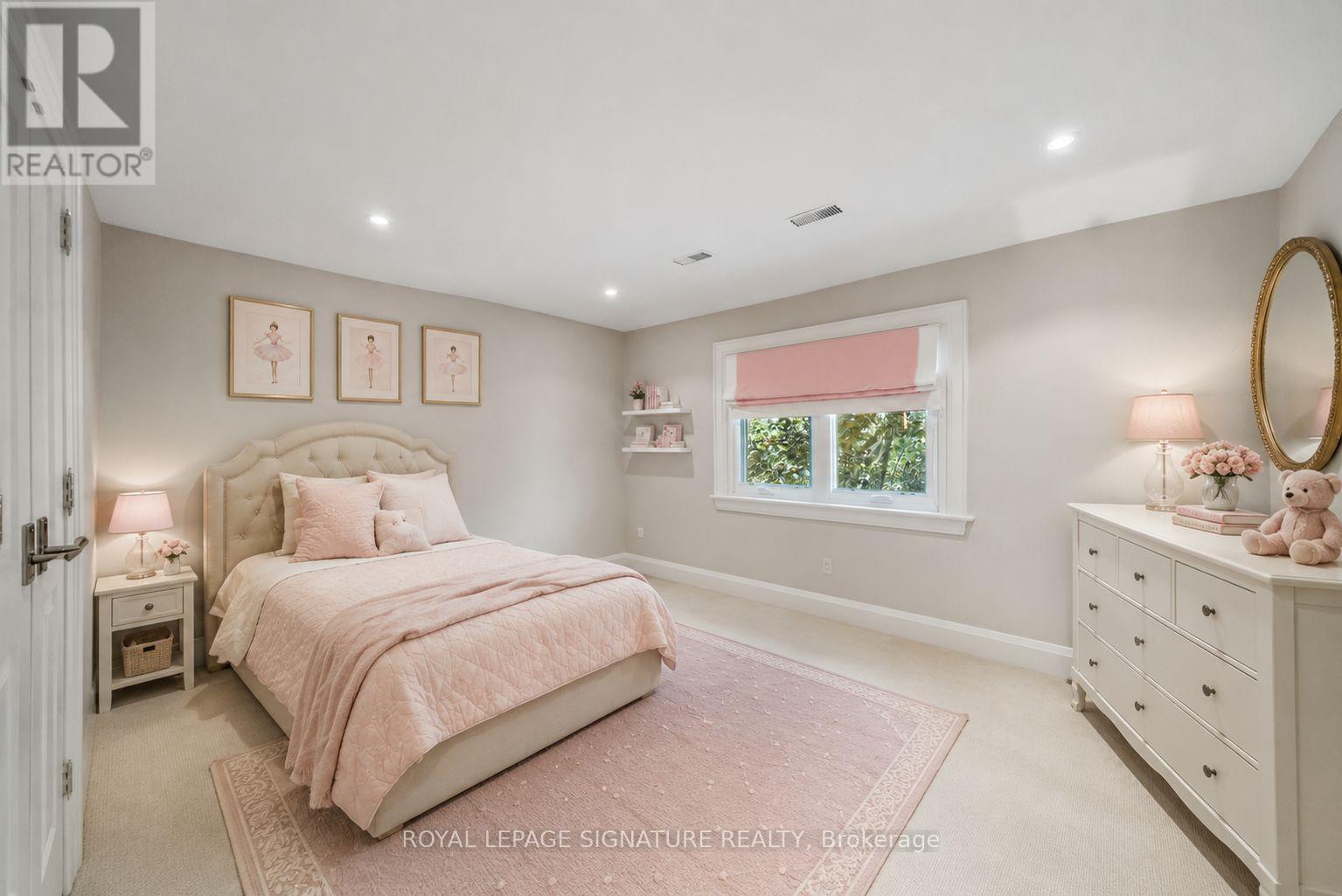 230 Strathallan Wood, Toronto (bedford Park-nortown), Ontario