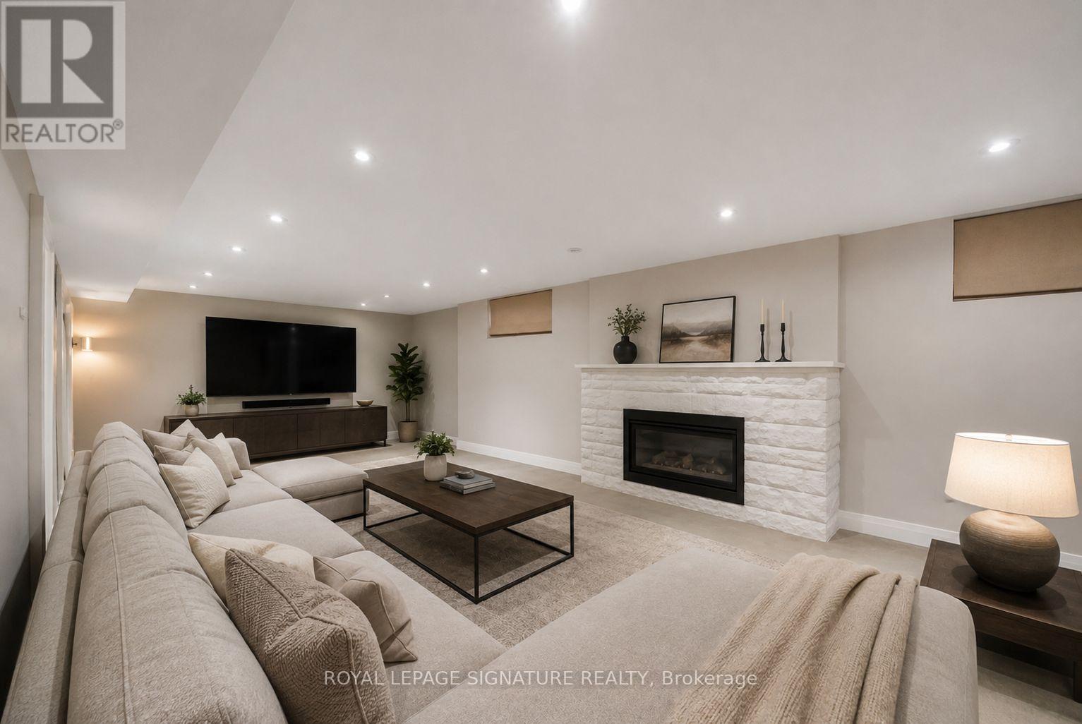 230 Strathallan Wood, Toronto (bedford Park-nortown), Ontario