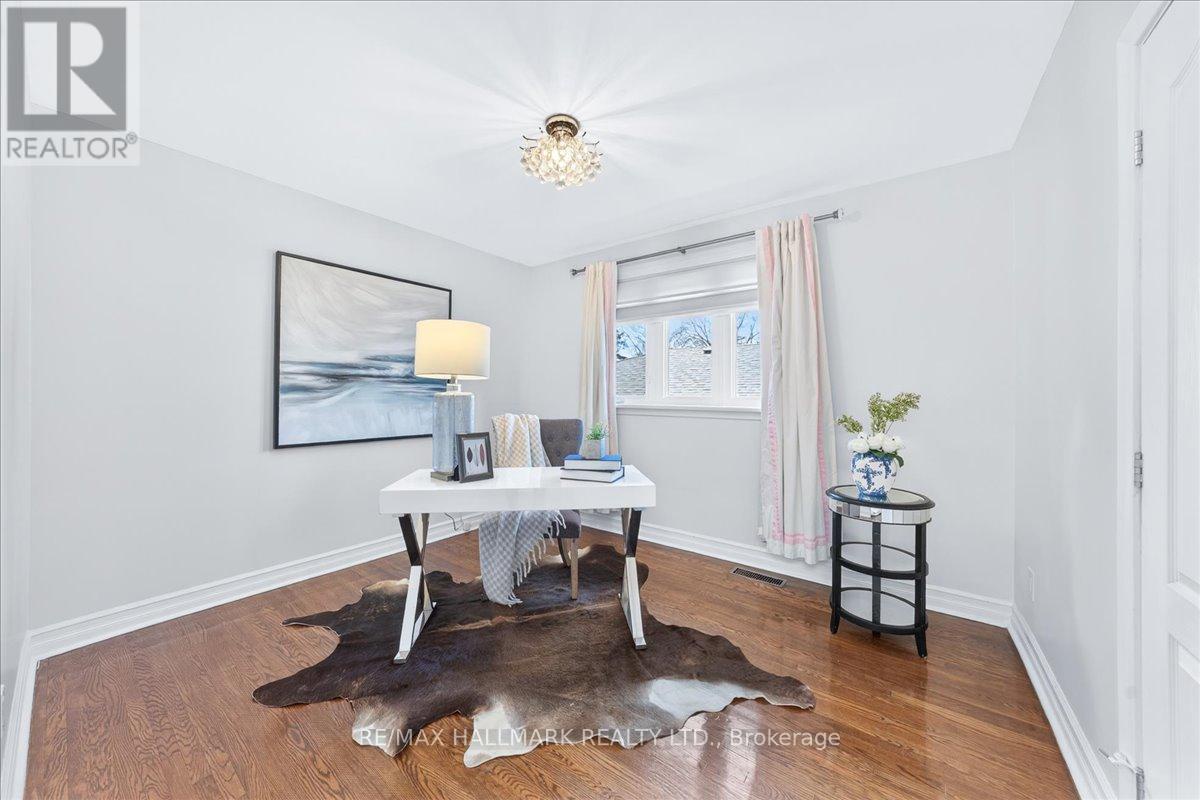 25 Fenley Drive, Toronto (kingsview Village-the Westway), Ontario