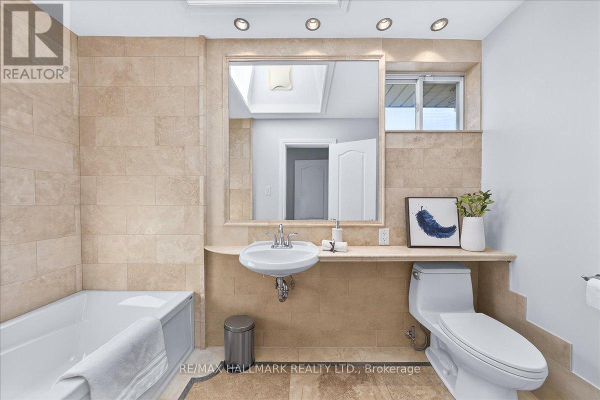 25 Fenley Drive, Toronto (kingsview Village-the Westway), Ontario