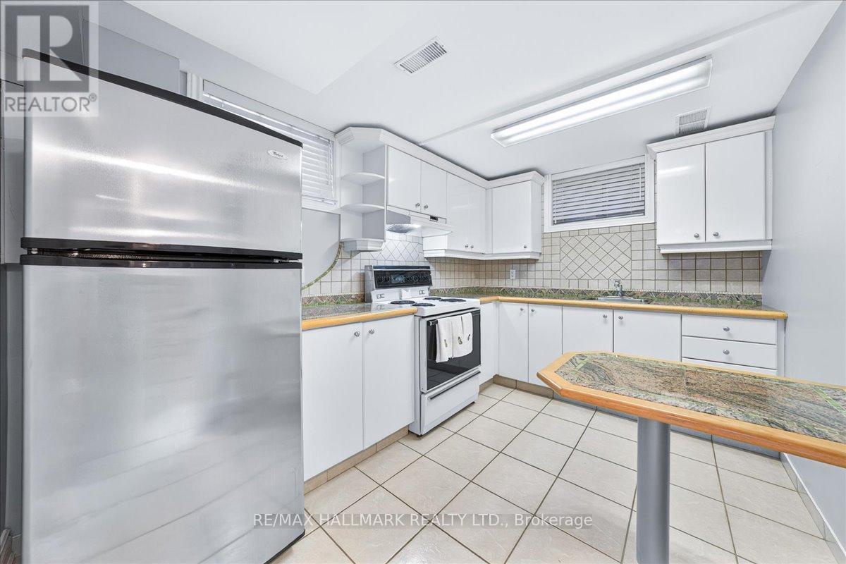 25 Fenley Drive, Toronto (kingsview Village-the Westway), Ontario
