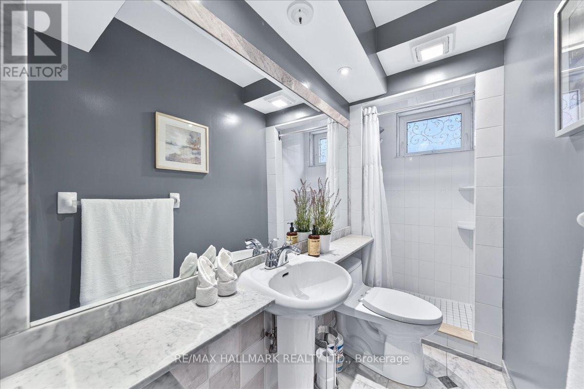 25 Fenley Drive, Toronto (kingsview Village-the Westway), Ontario