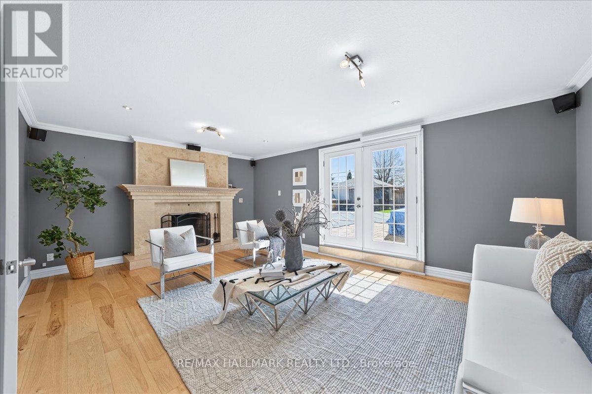 25 Fenley Drive, Toronto (kingsview Village-the Westway), Ontario