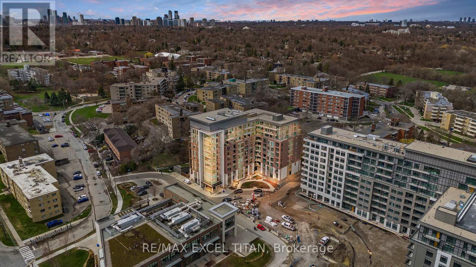 205 - 25 Neighbourhood Lane, Toronto (stonegate-queensway), Ontario