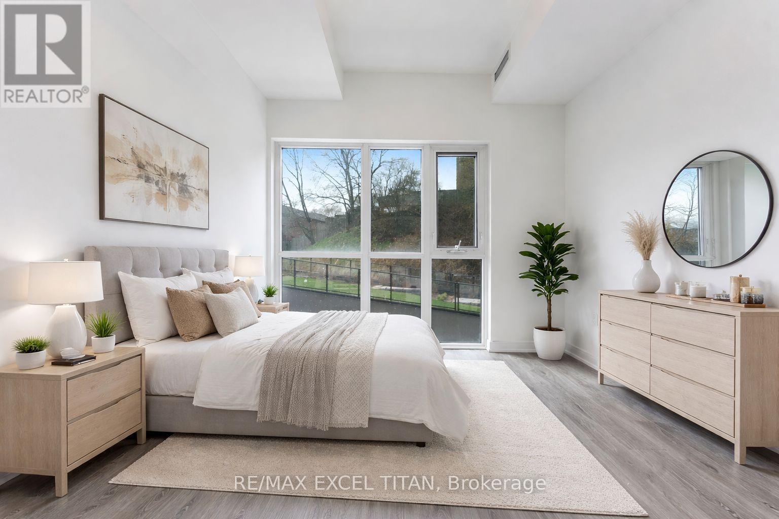 205 - 25 Neighbourhood Lane, Toronto (stonegate-queensway), Ontario