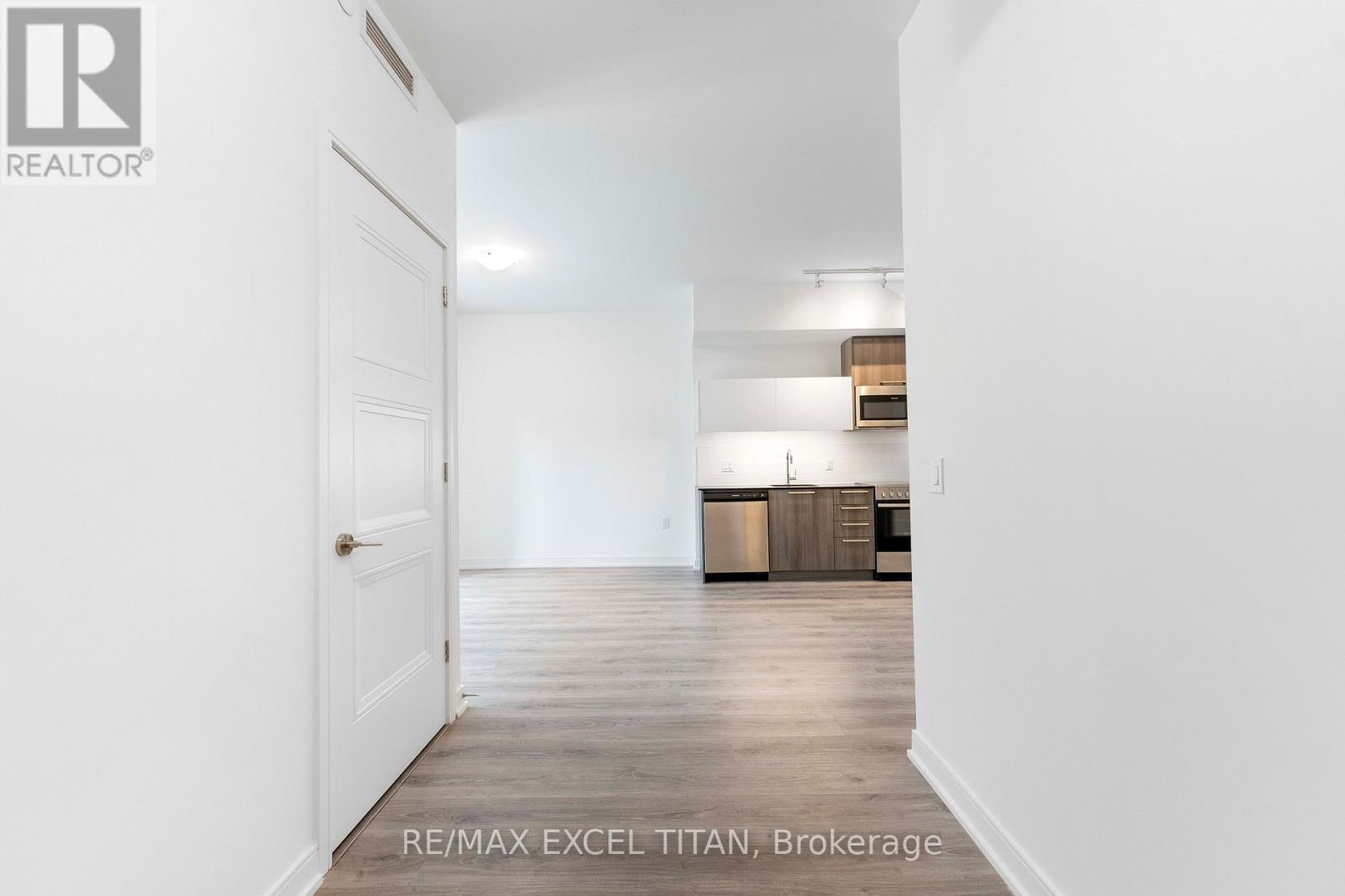 205 - 25 Neighbourhood Lane, Toronto (stonegate-queensway), Ontario