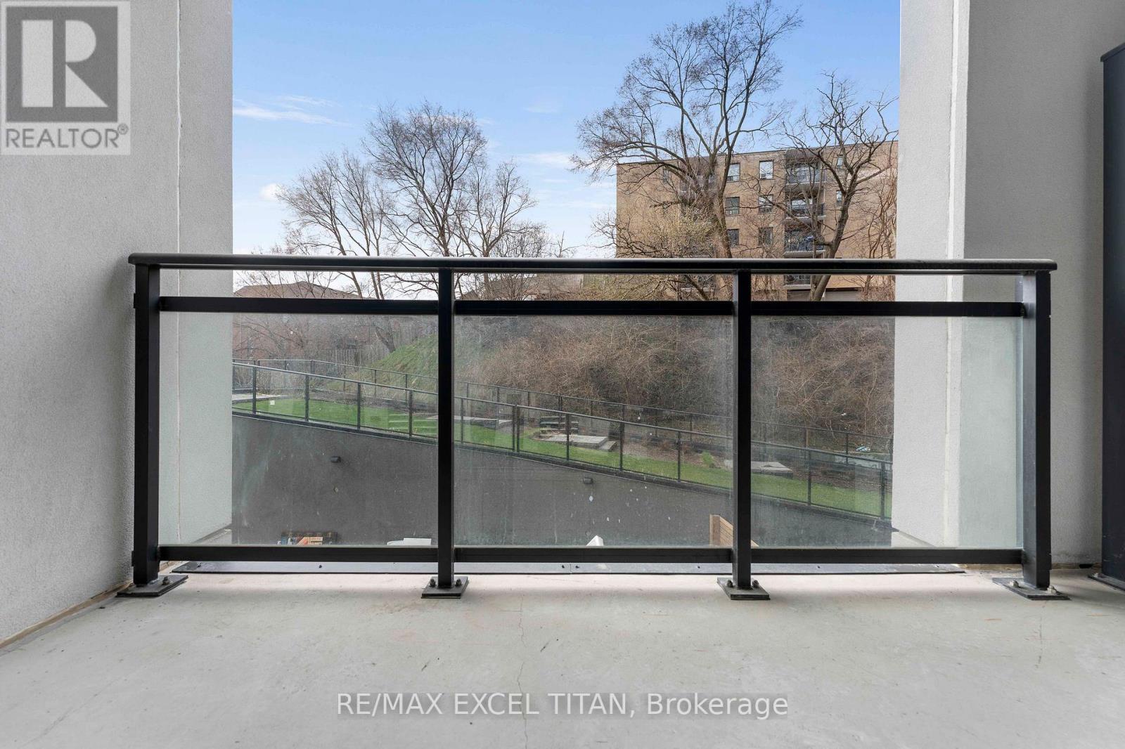 205 - 25 Neighbourhood Lane, Toronto (stonegate-queensway), Ontario