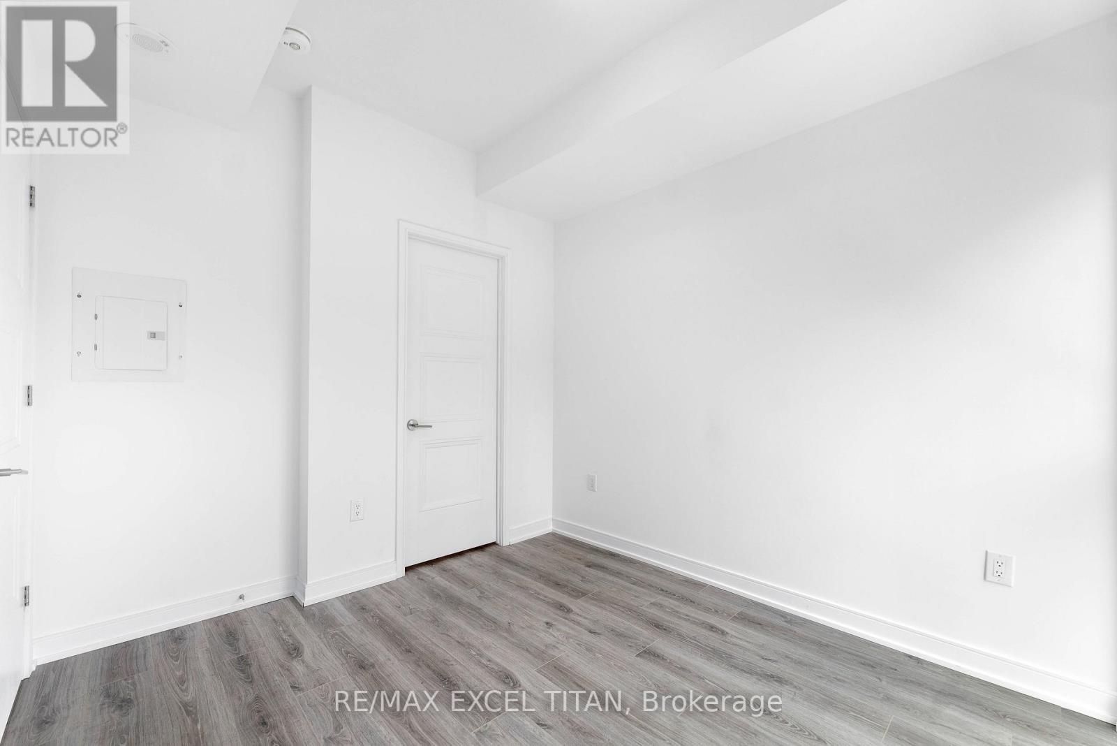 205 - 25 Neighbourhood Lane, Toronto (stonegate-queensway), Ontario