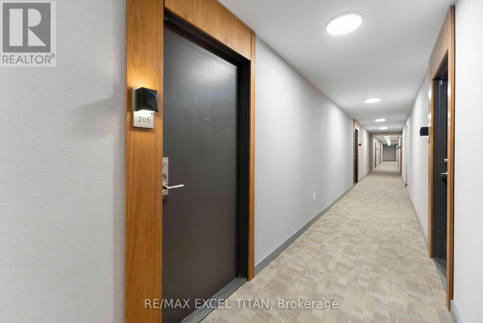 205 - 25 Neighbourhood Lane, Toronto (stonegate-queensway), Ontario