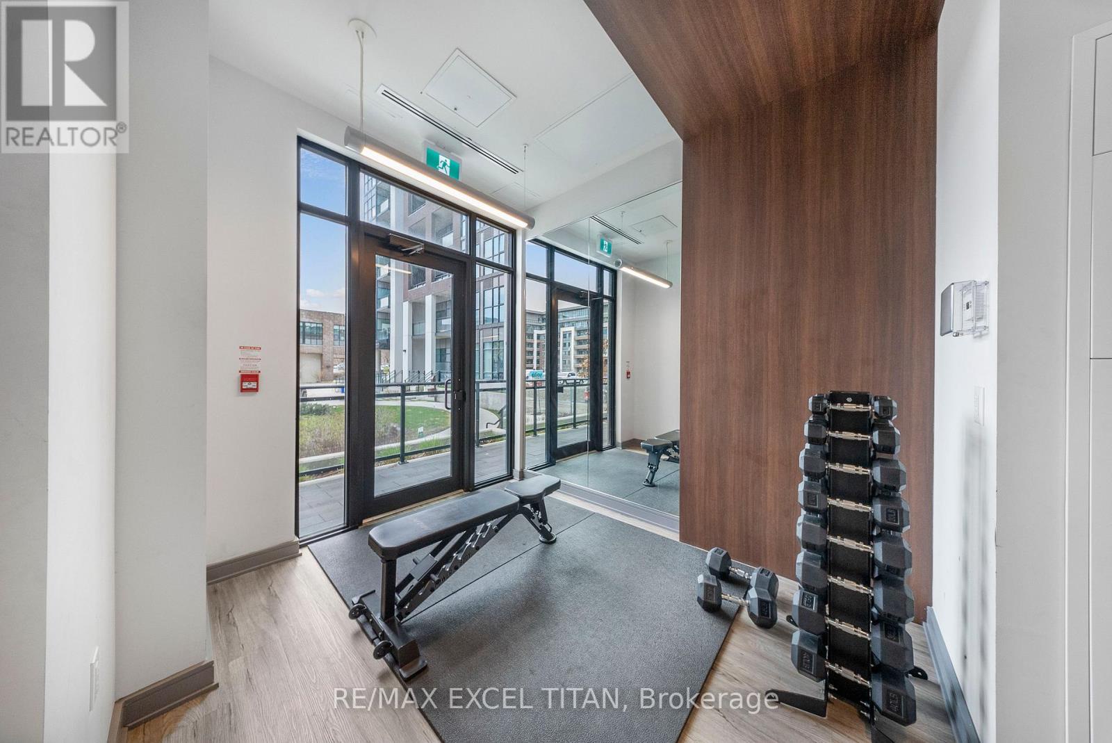205 - 25 Neighbourhood Lane, Toronto (stonegate-queensway), Ontario