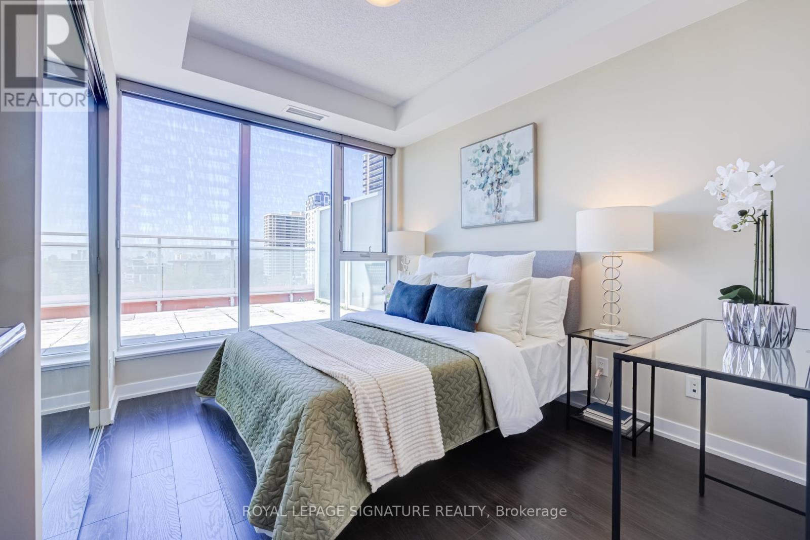 920 - 1830 Bloor Street W, Toronto (high Park North), Ontario