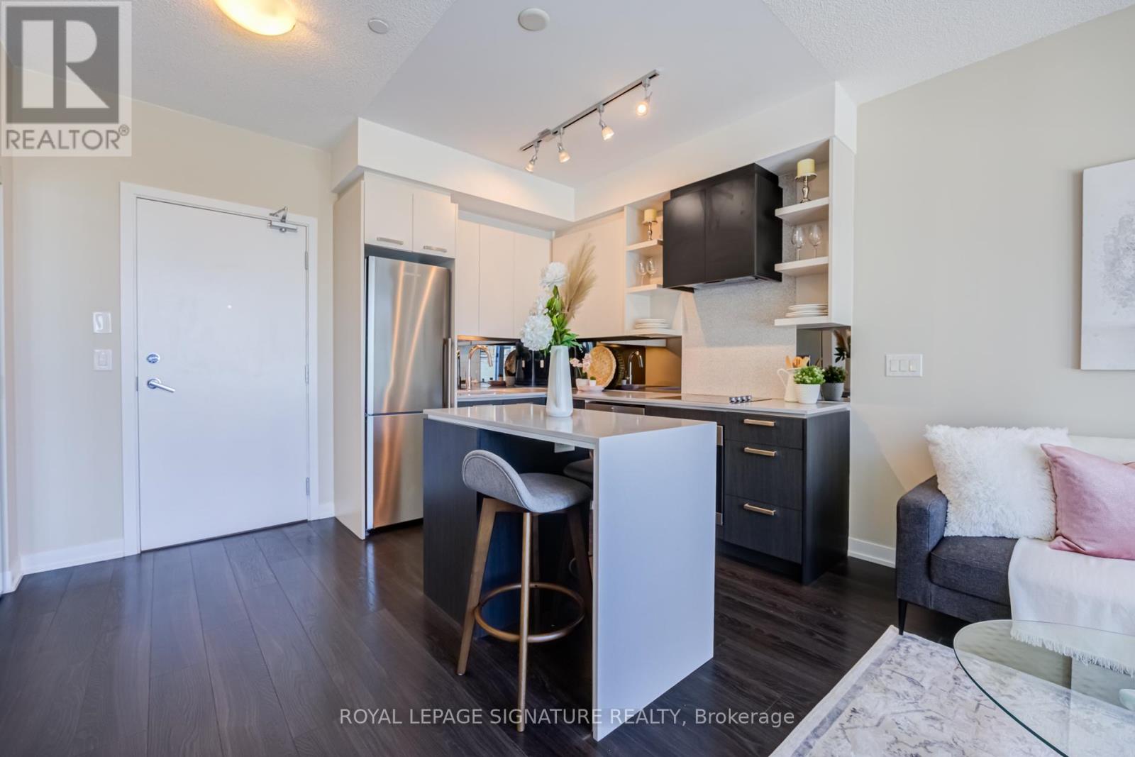920 - 1830 Bloor Street W, Toronto (high Park North), Ontario
