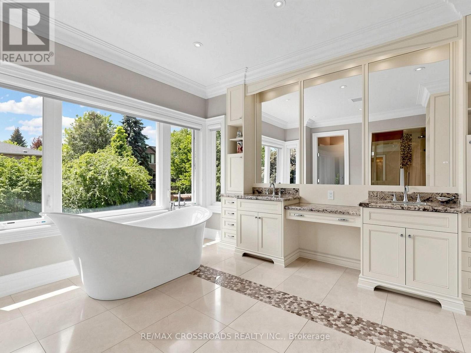 351 Patricia Avenue, Toronto (newtonbrook West), Ontario