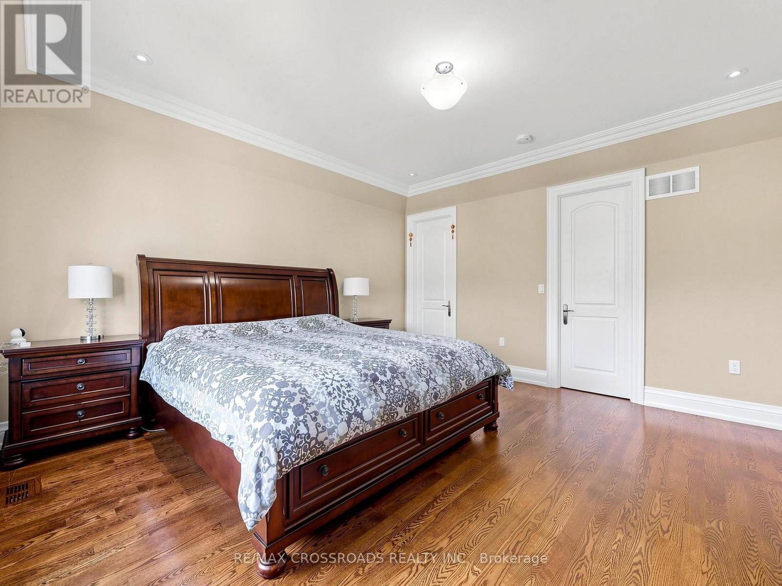 351 Patricia Avenue, Toronto (newtonbrook West), Ontario