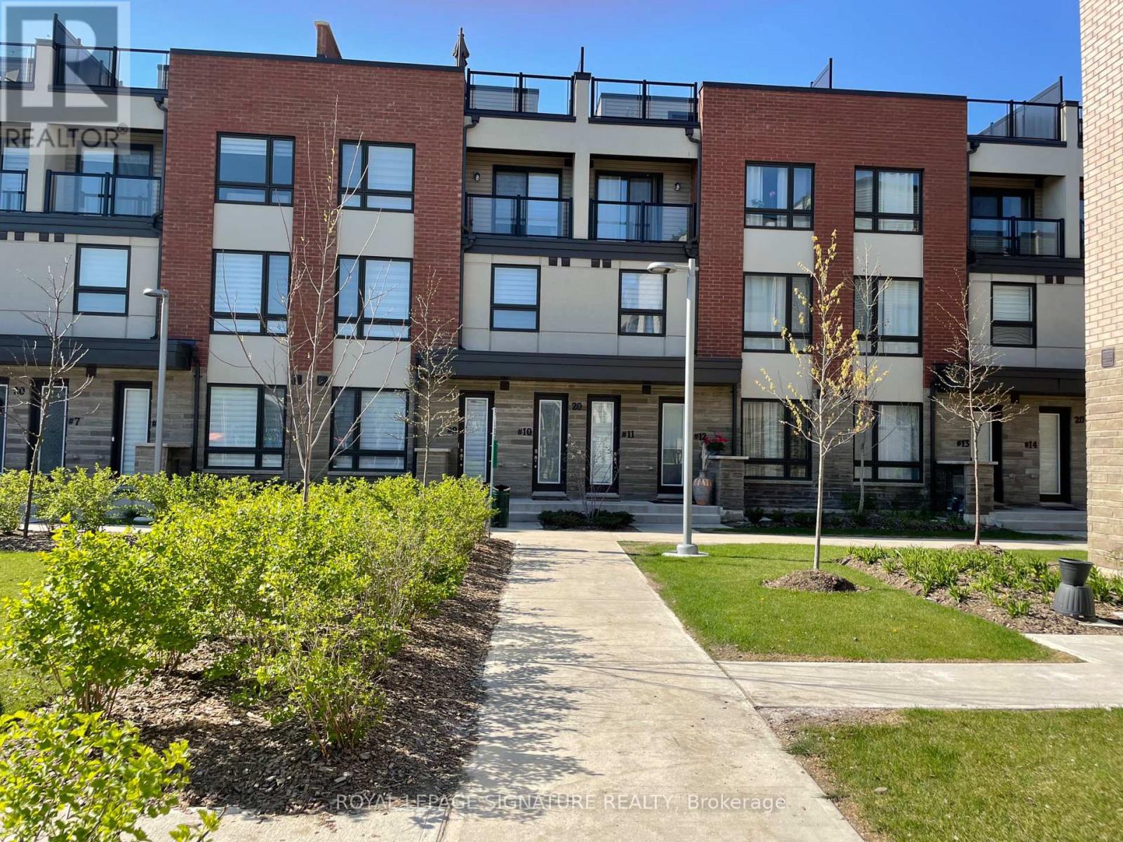 11 - 20 Woodstream Drive, Toronto (west Humber-clairville), Ontario