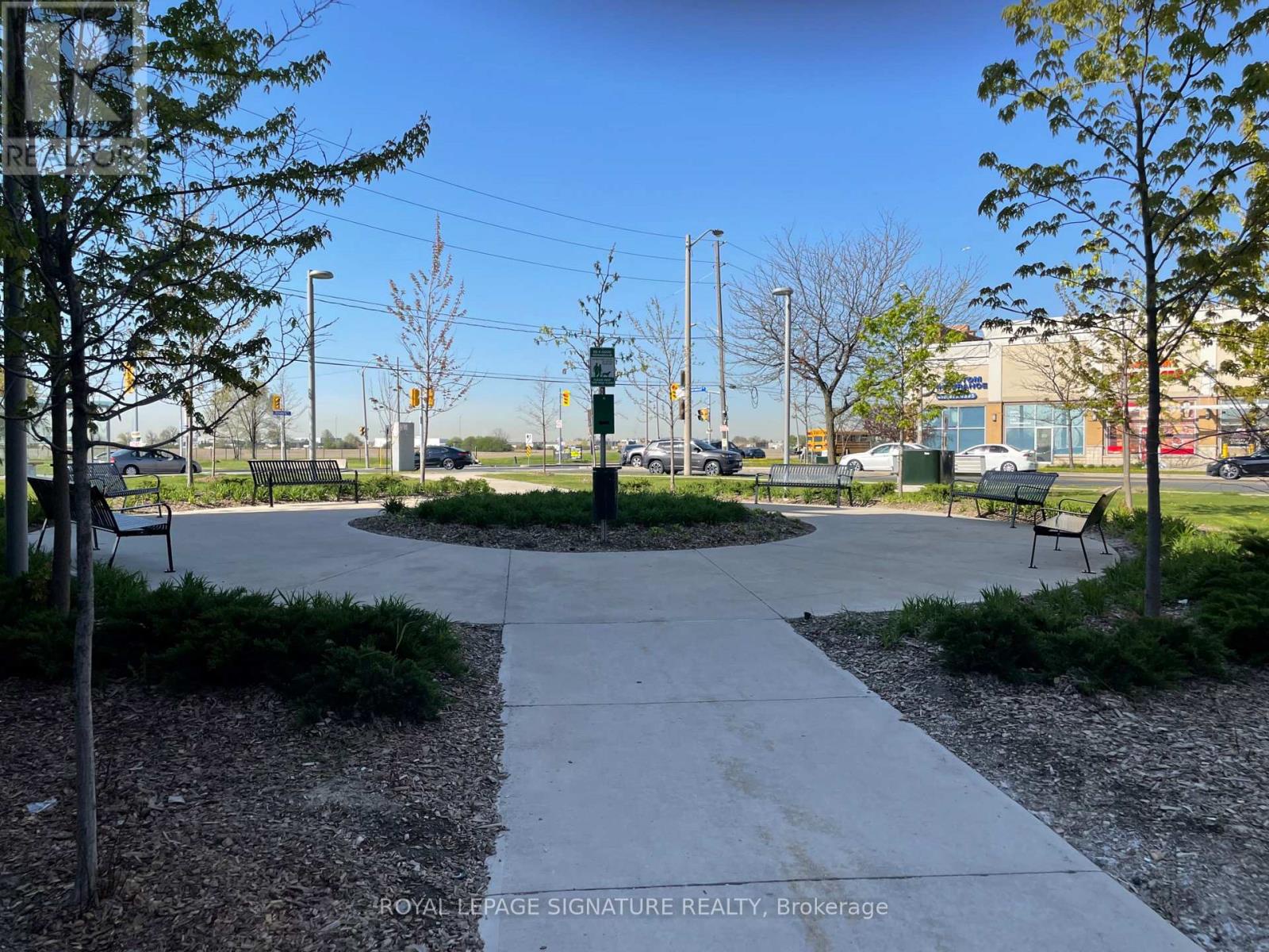 11 - 20 Woodstream Drive, Toronto (west Humber-clairville), Ontario