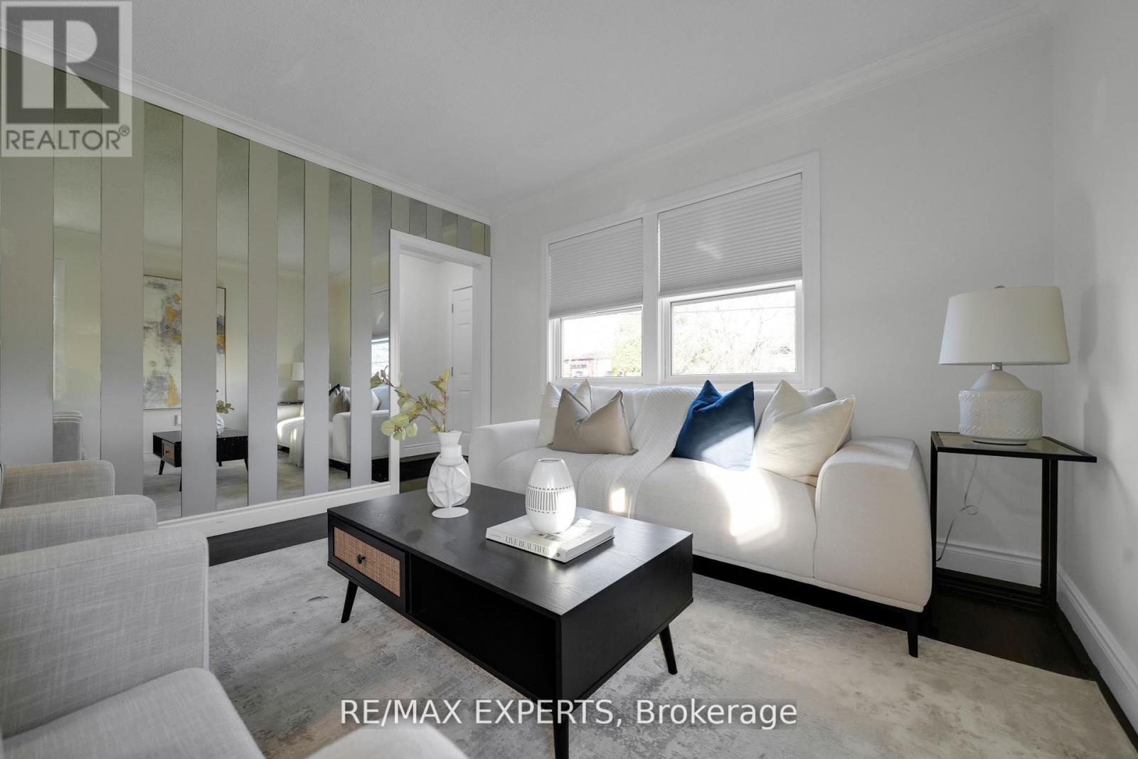4 Larchmere Avenue, Toronto (humber Summit), Ontario