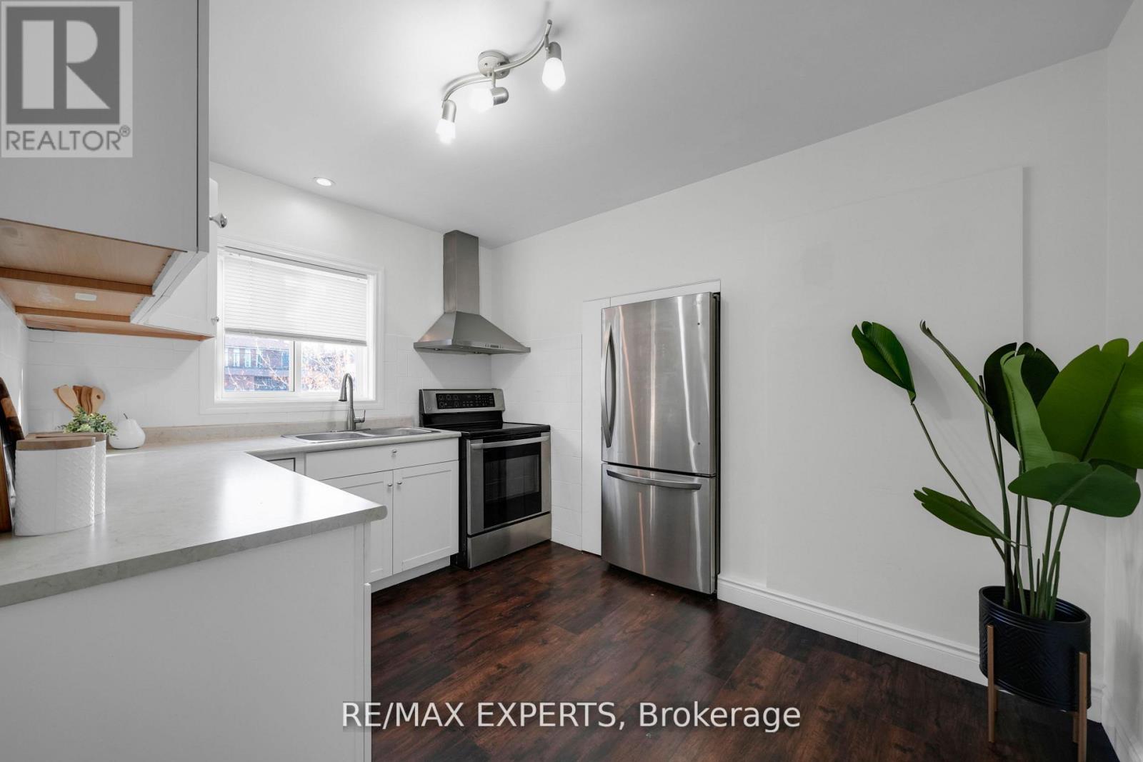 4 Larchmere Avenue, Toronto (humber Summit), Ontario