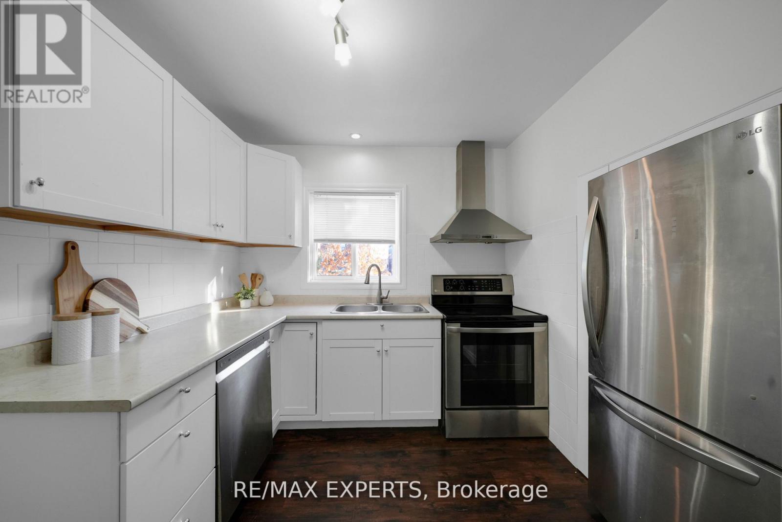 4 Larchmere Avenue, Toronto (humber Summit), Ontario