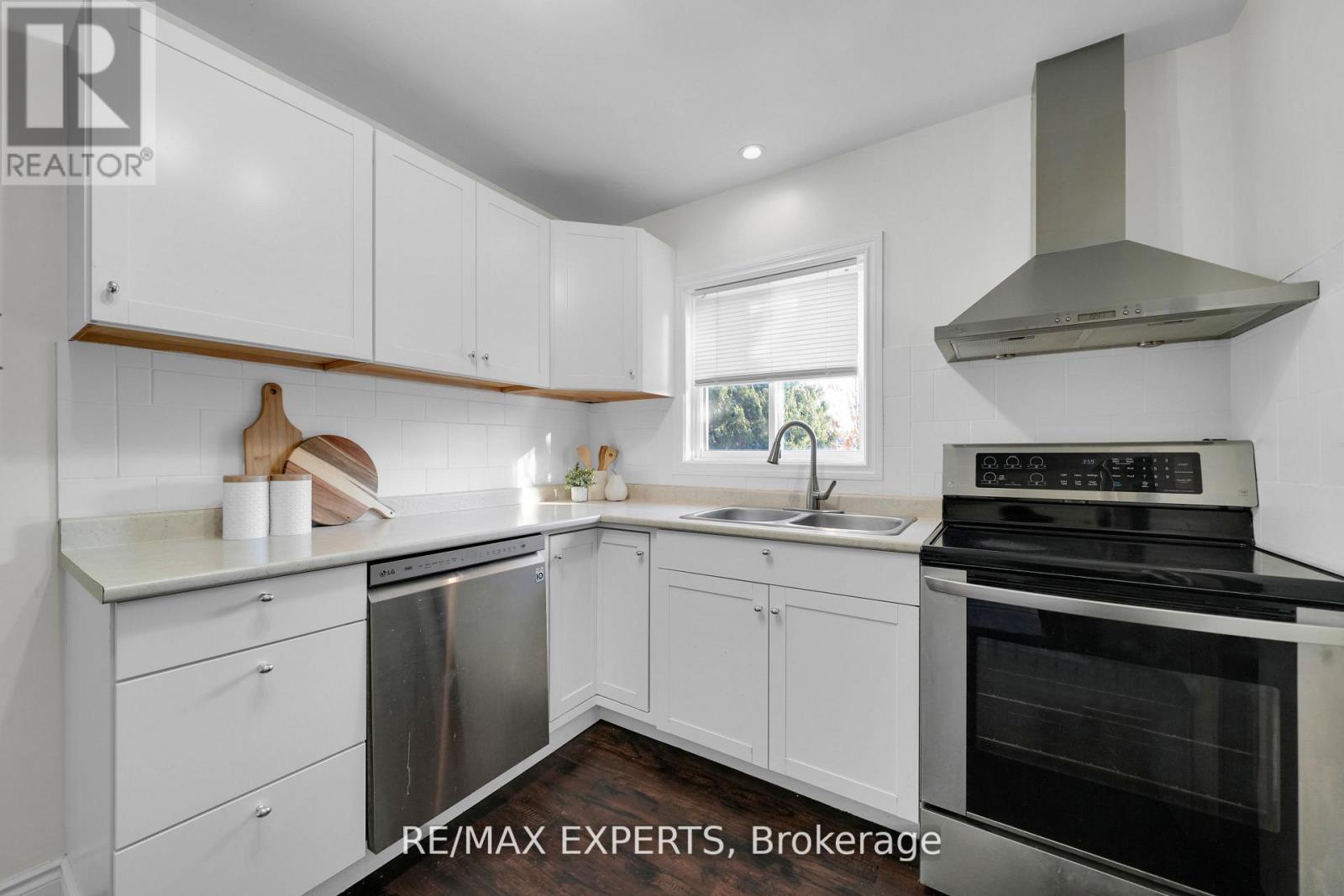 4 Larchmere Avenue, Toronto (humber Summit), Ontario