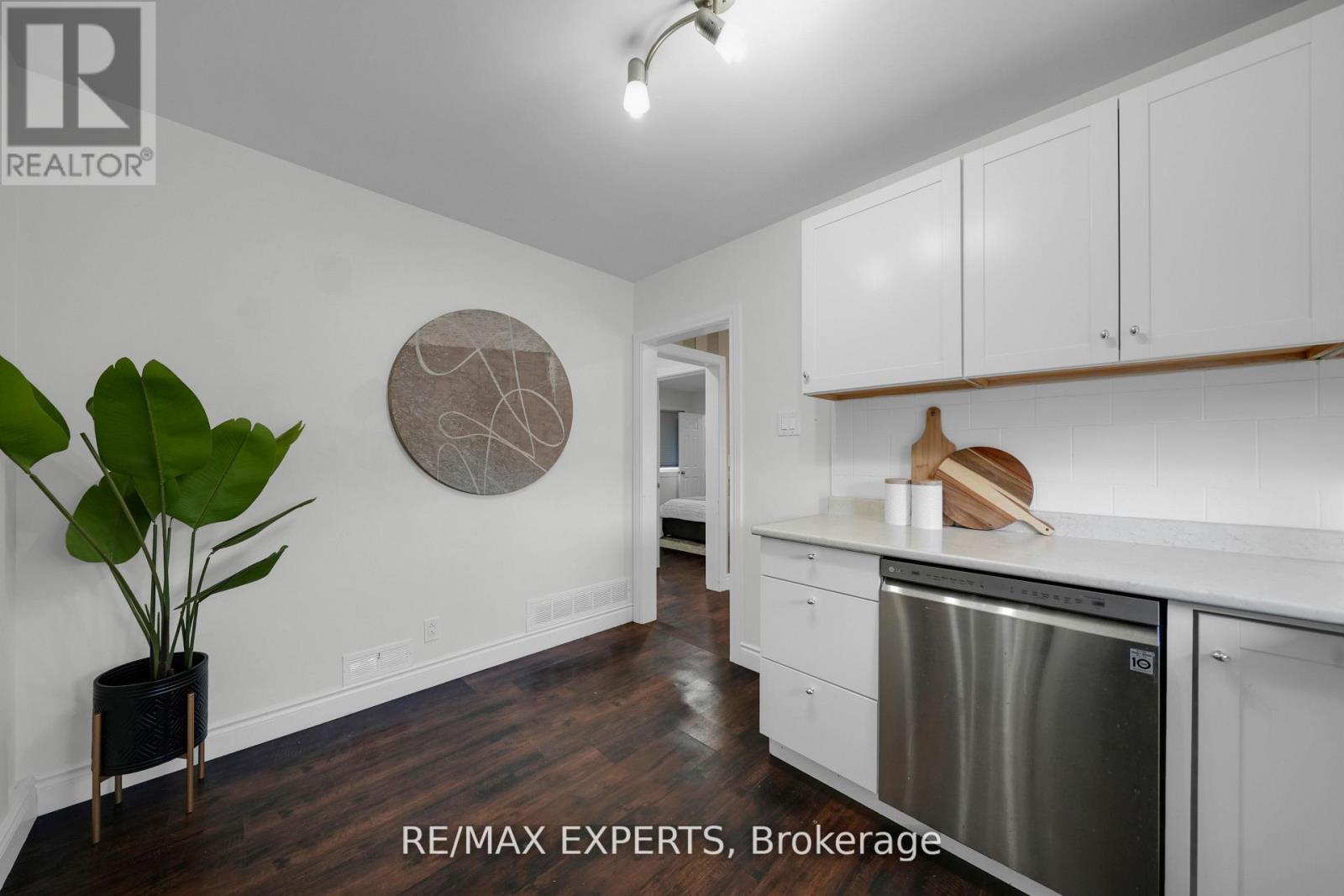 4 Larchmere Avenue, Toronto (humber Summit), Ontario