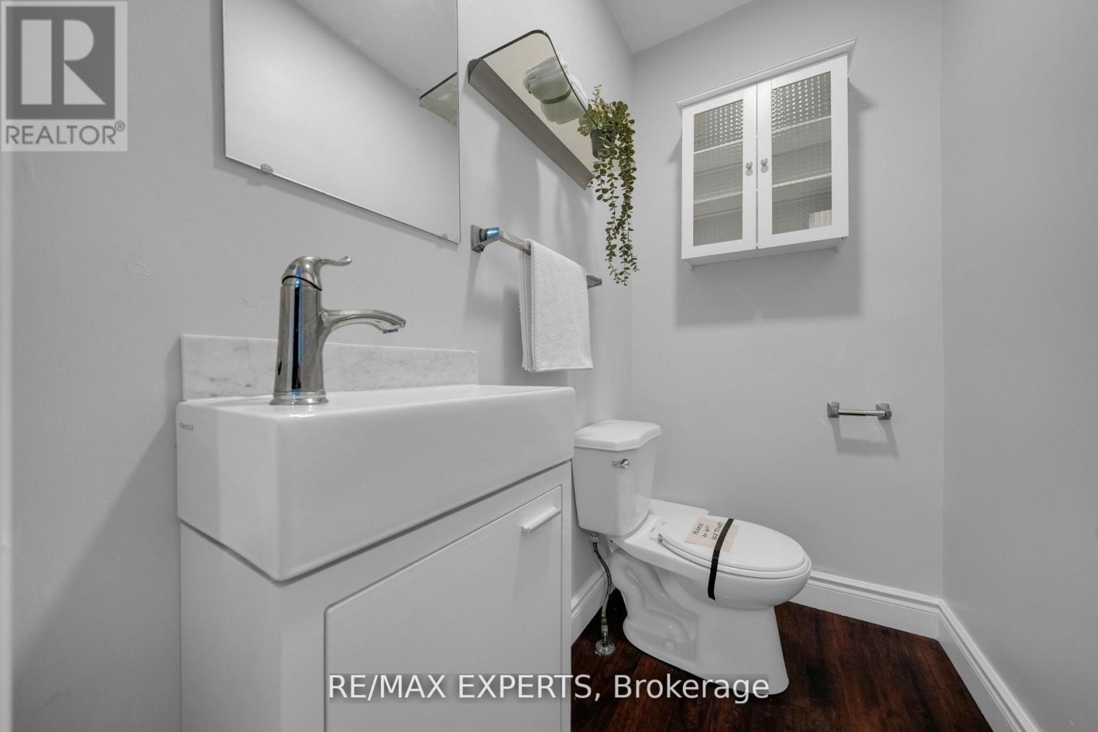 4 Larchmere Avenue, Toronto (humber Summit), Ontario