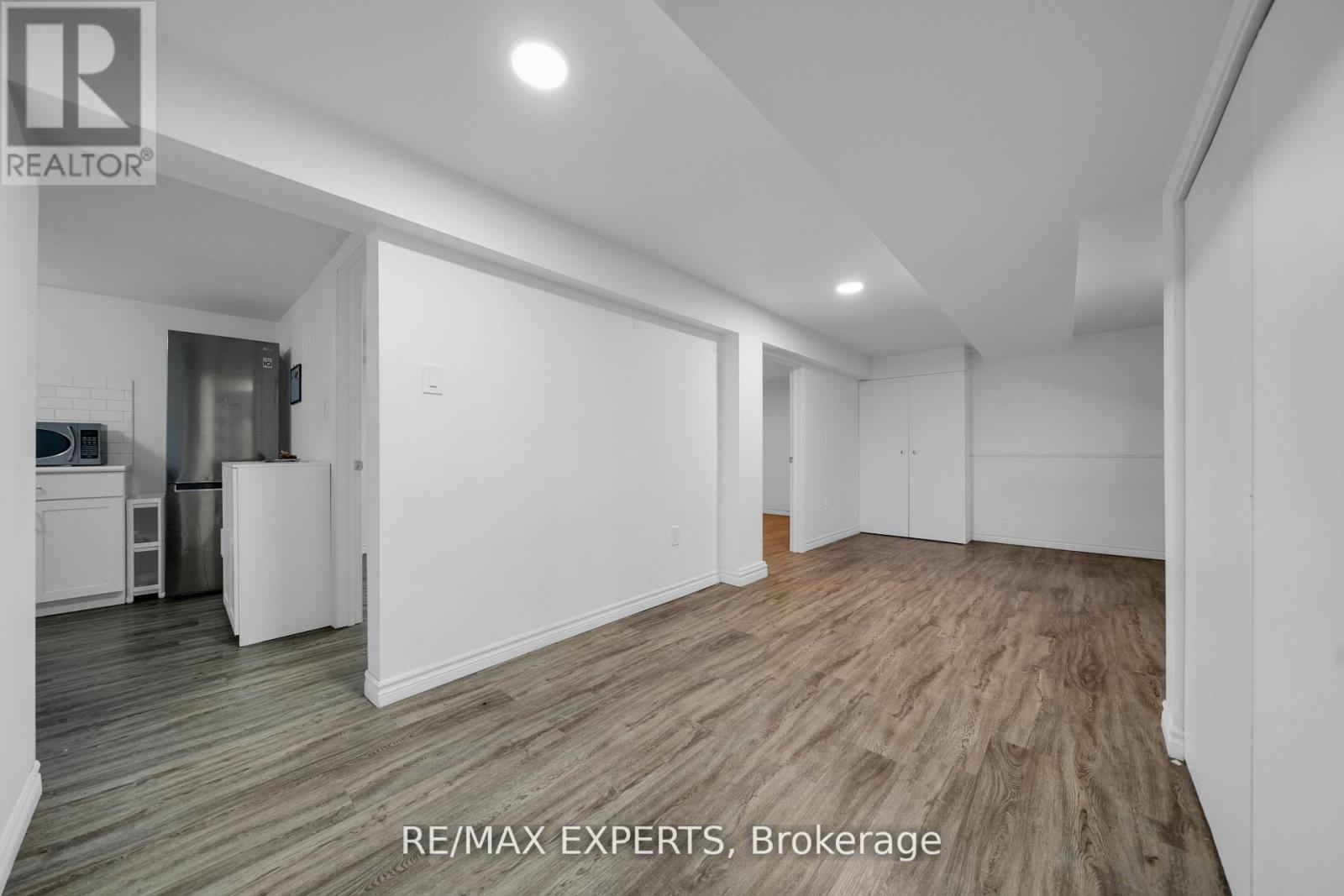 4 Larchmere Avenue, Toronto (humber Summit), Ontario