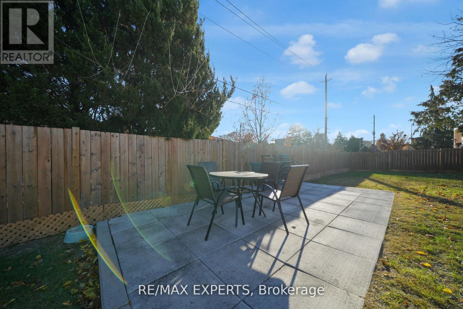 4 Larchmere Avenue, Toronto (humber Summit), Ontario