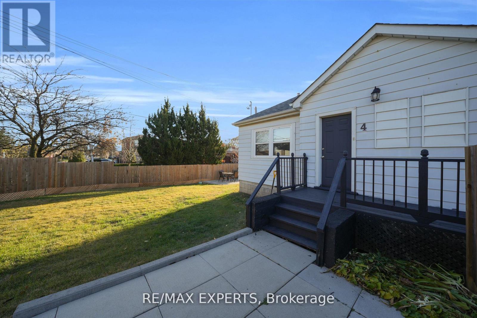 4 Larchmere Avenue, Toronto (humber Summit), Ontario