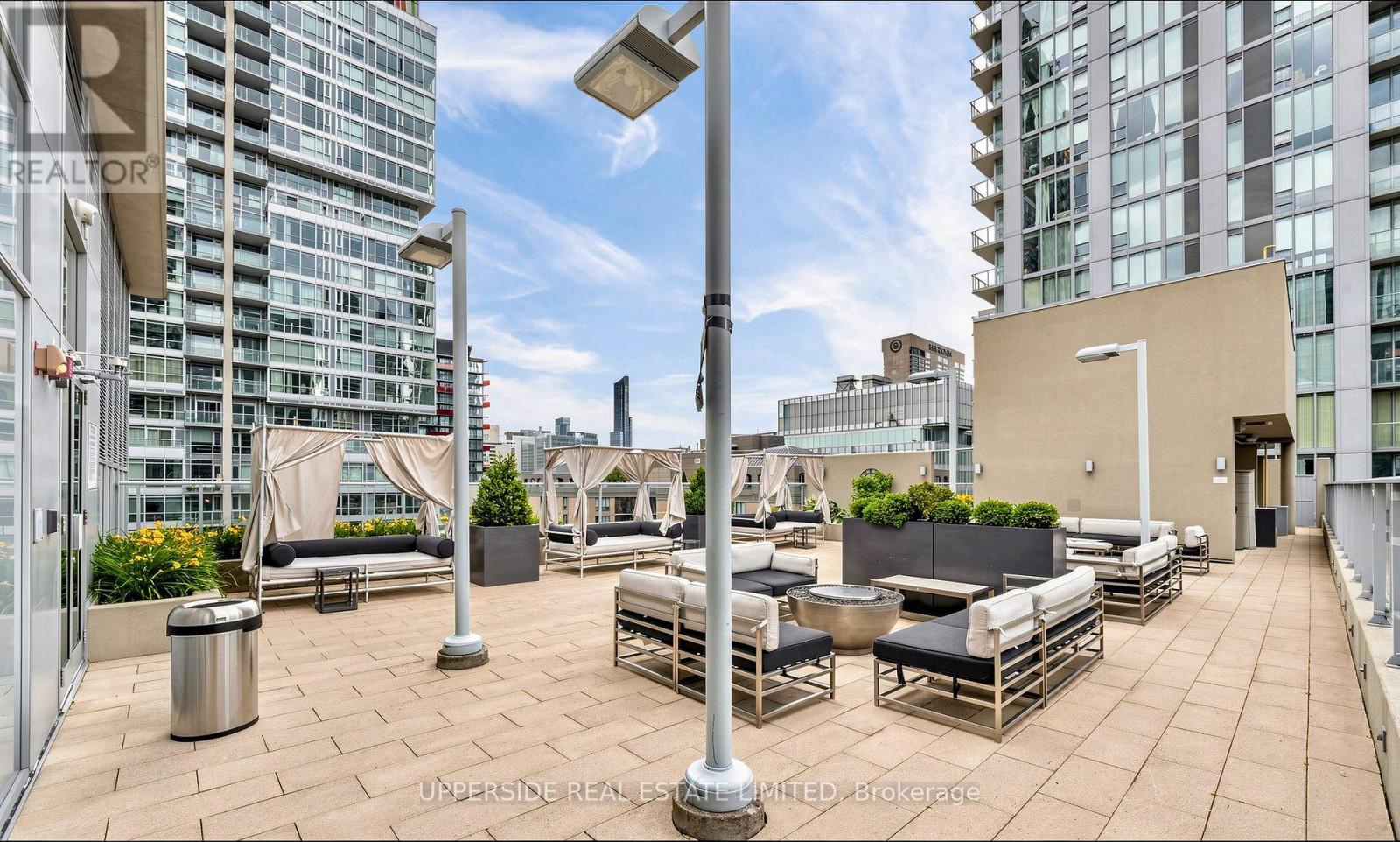 607 - 126 Simcoe Street, Toronto (waterfront Communities), Ontario