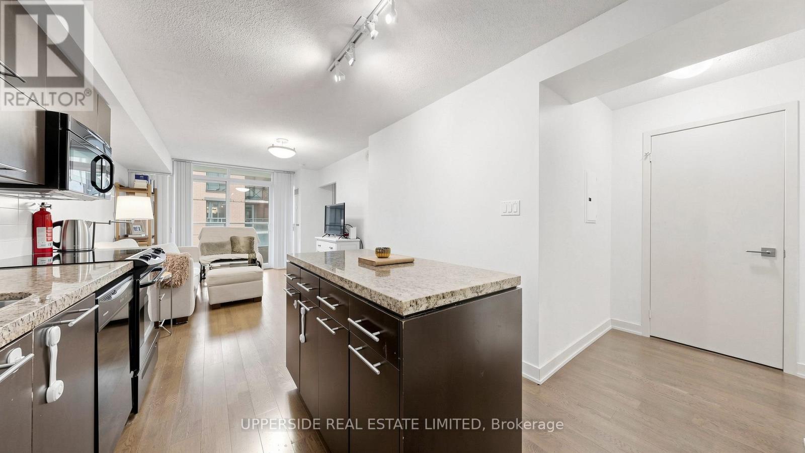 607 - 126 Simcoe Street, Toronto (waterfront Communities), Ontario
