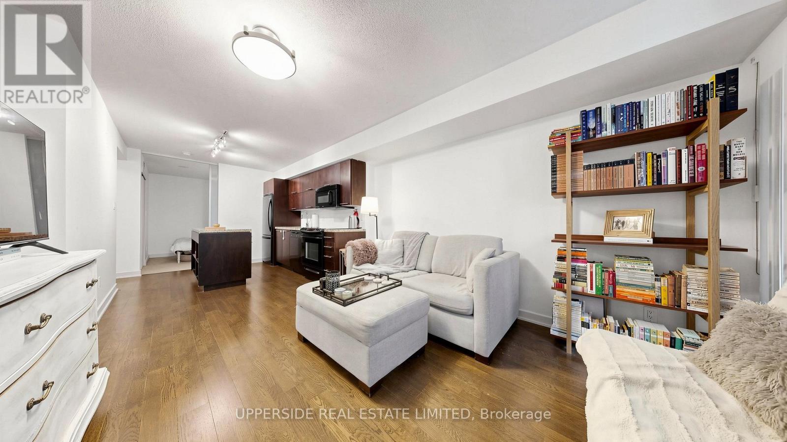 607 - 126 Simcoe Street, Toronto (waterfront Communities), Ontario