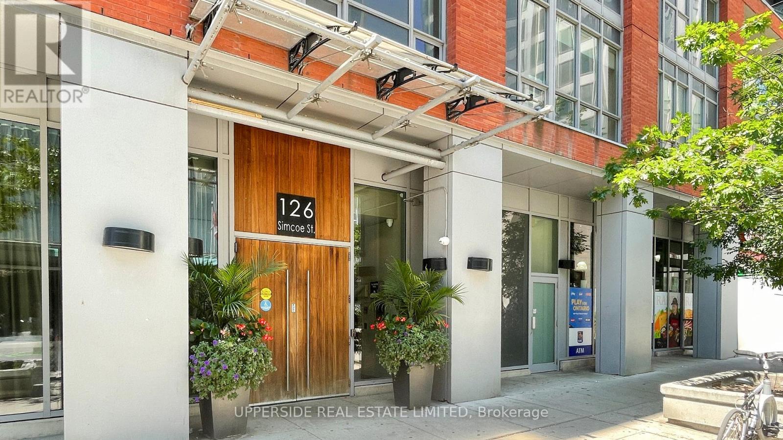 607 - 126 Simcoe Street, Toronto (waterfront Communities), Ontario