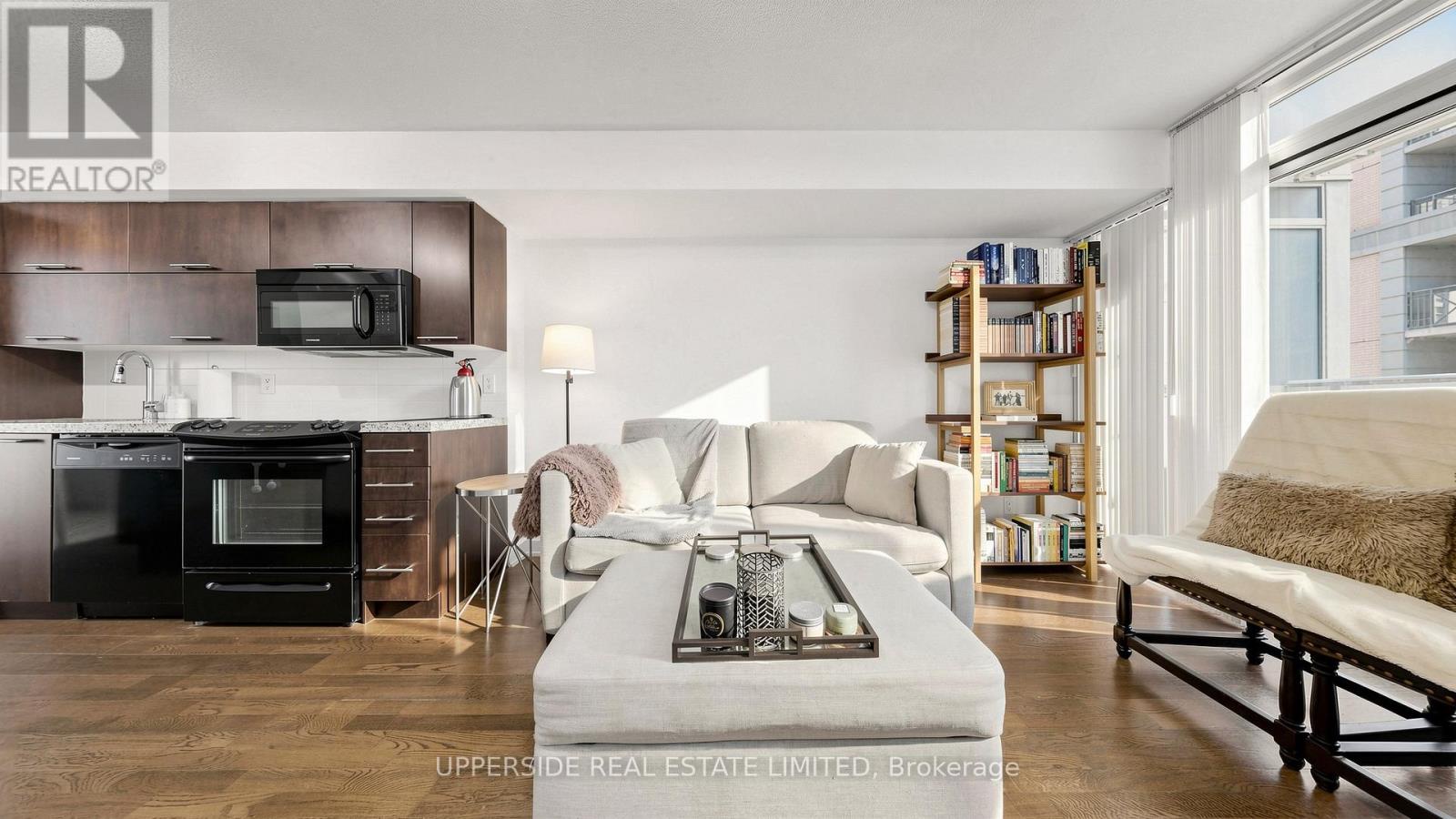 607 - 126 Simcoe Street, Toronto (waterfront Communities), Ontario