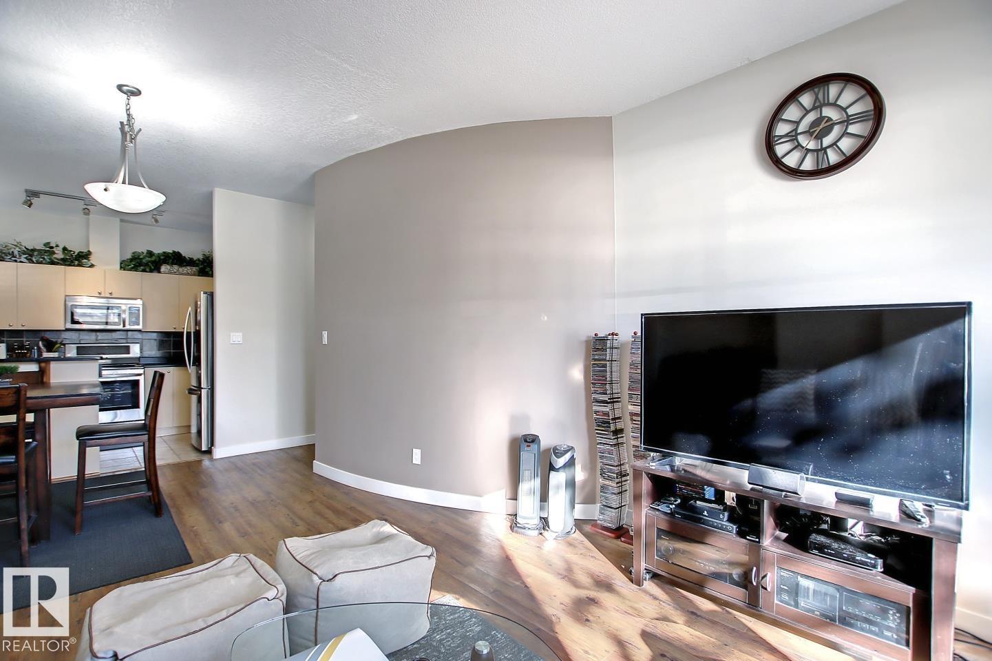#102 10905 109 St Nw, Edmonton, Alberta
