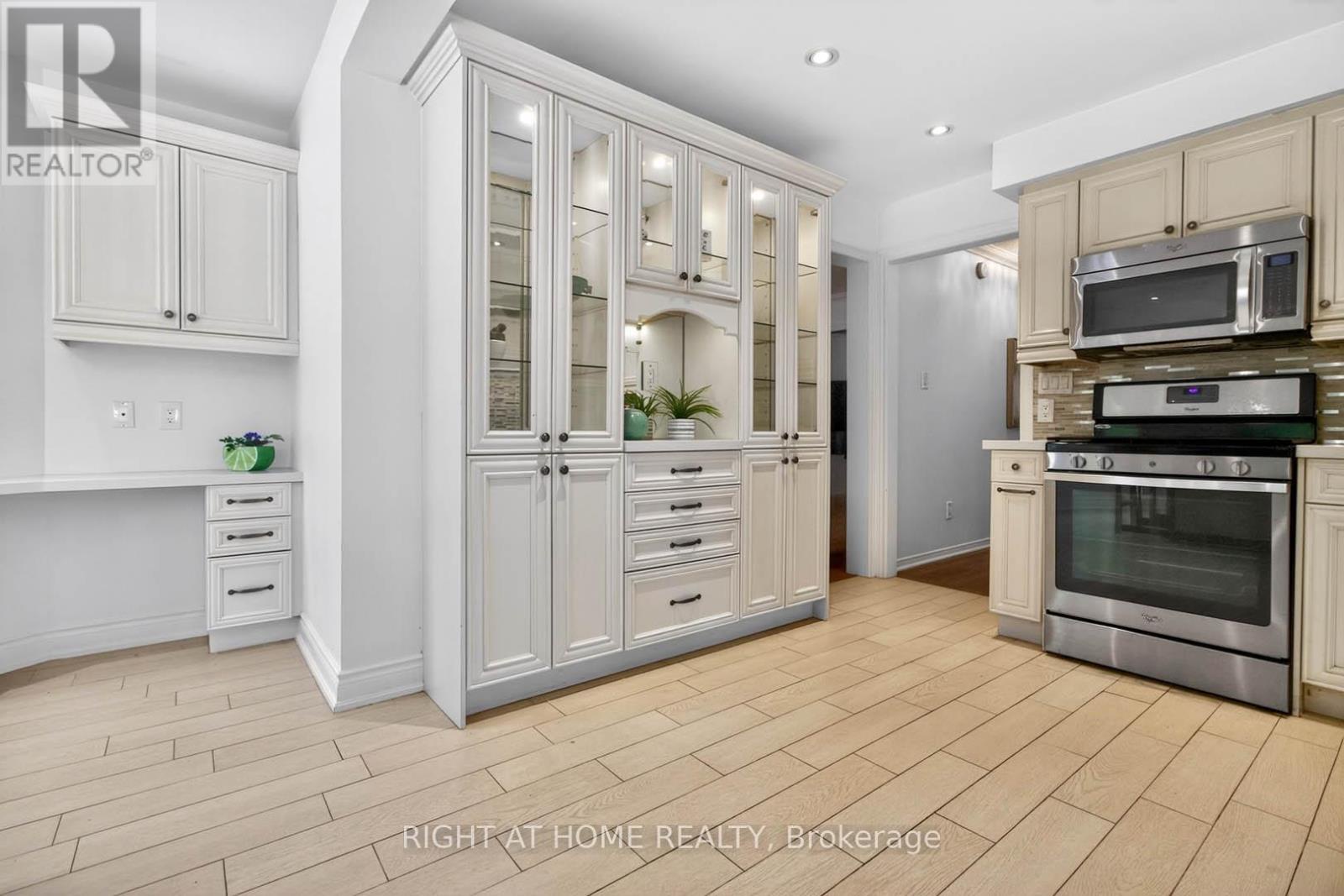 4629 Phoenix Park Crescent, Mississauga (central Erin Mills), Ontario