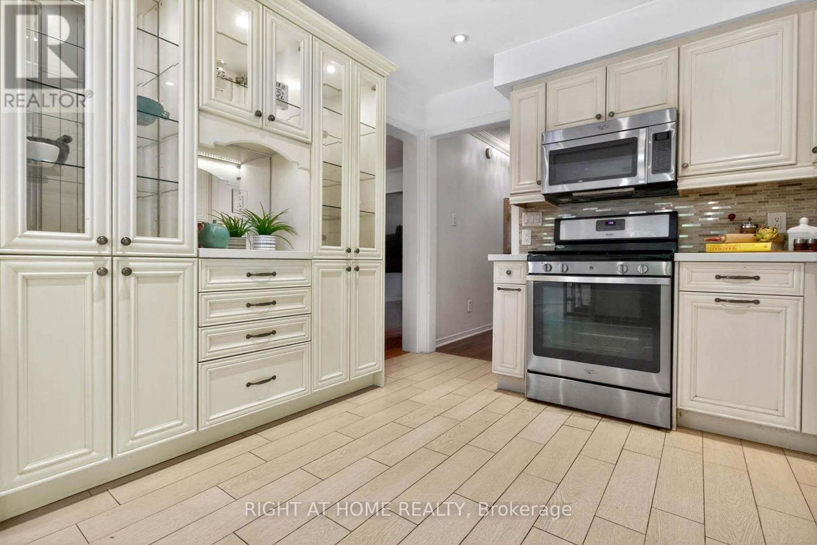 4629 Phoenix Park Crescent, Mississauga (central Erin Mills), Ontario